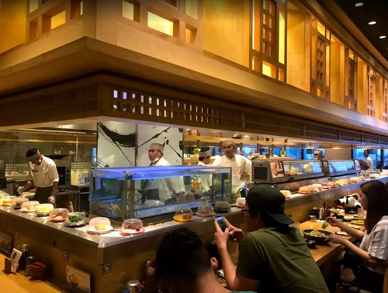 Suasana ruang makan Sushi Tei Balikpapan